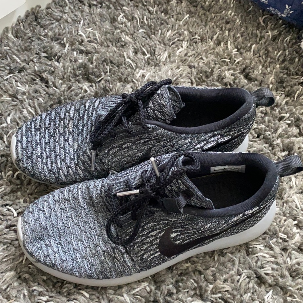 Women’s Nike Rosh runs